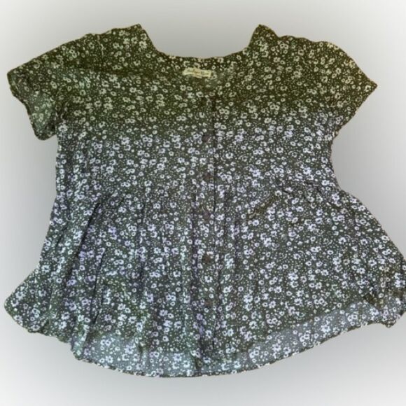 🟧 3 for $25 Chic Floral Short Sleeve Top in Green - Picture 4 of 4